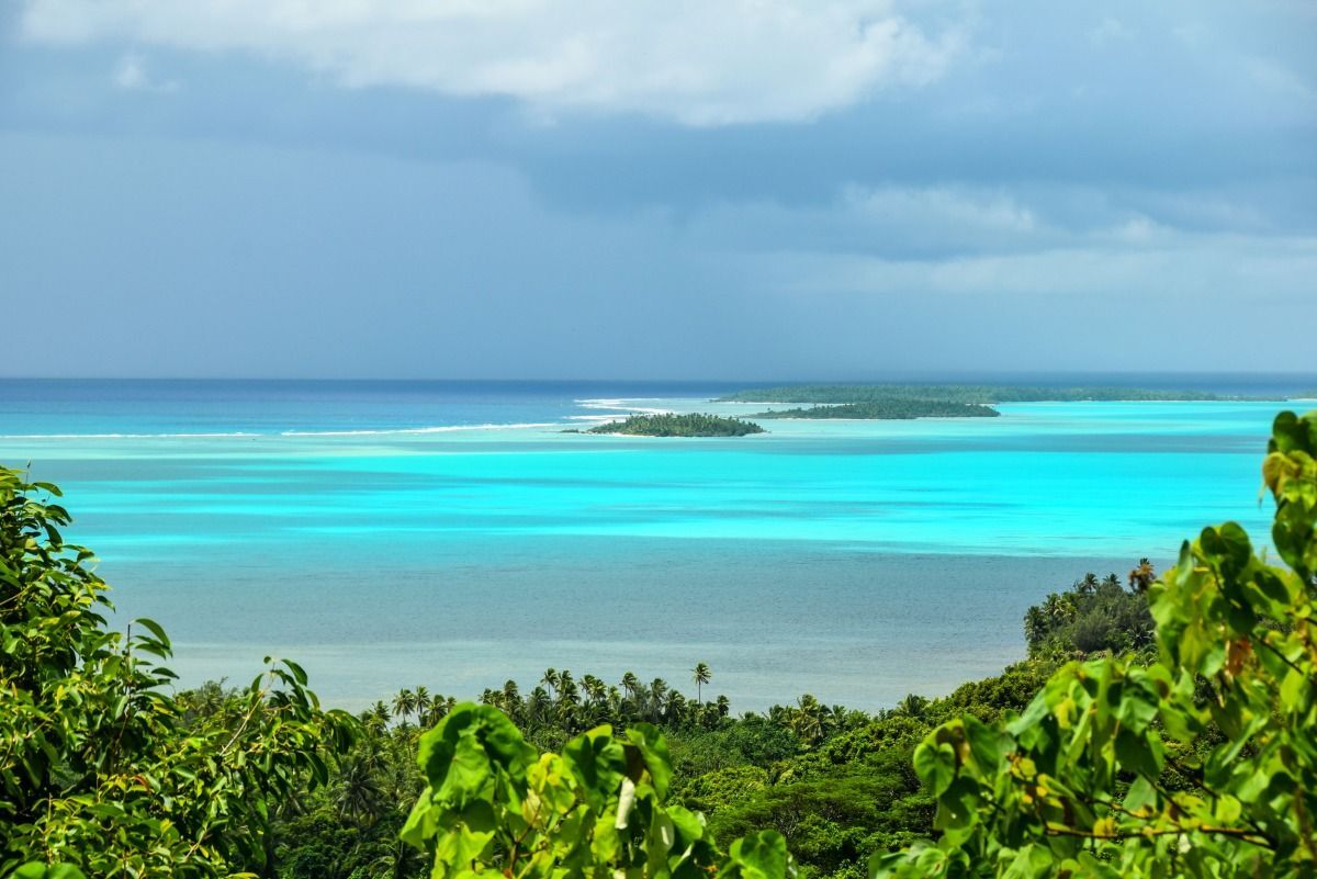 A Self-Guided Day Trip Around Aitutaki: One Day Itinerary 👙 [2023]